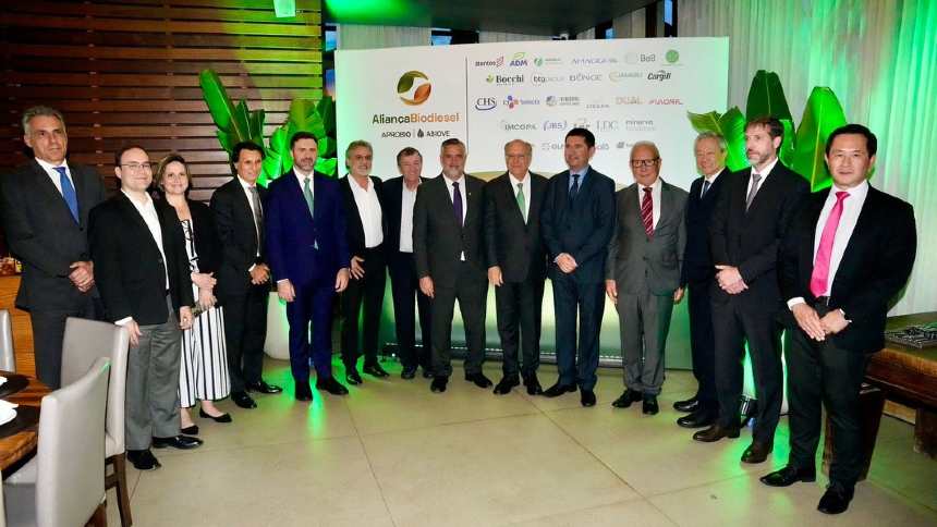 Indústria de Biocombustíveis Propõe Financiar Testes para Acelerar Aumento da Mistura de Biodiesel no Brasil