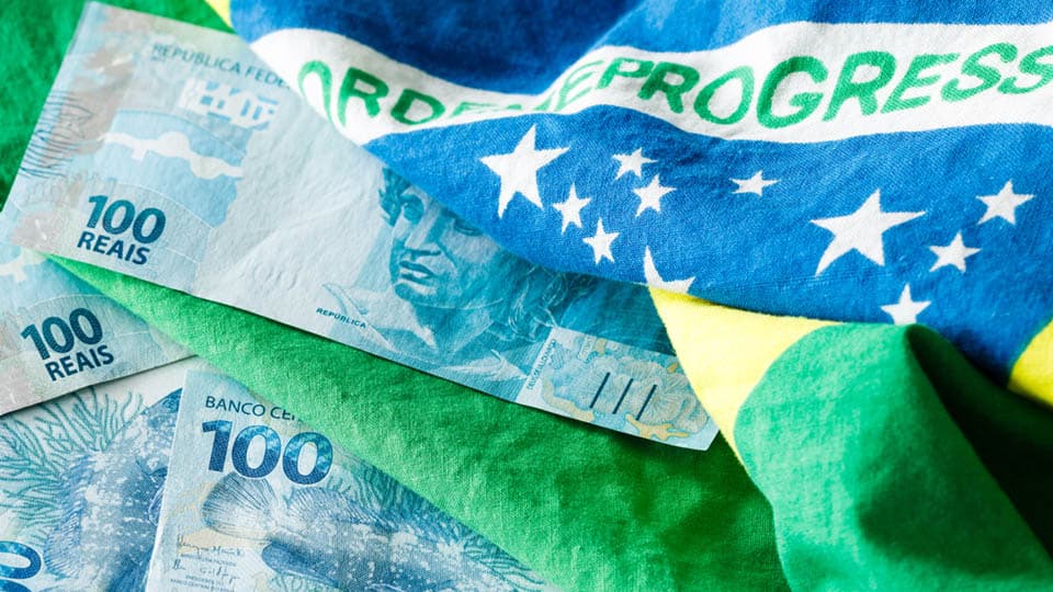 Por que o Brasil se descola de outras economias e atrai o investidor estrangeiro