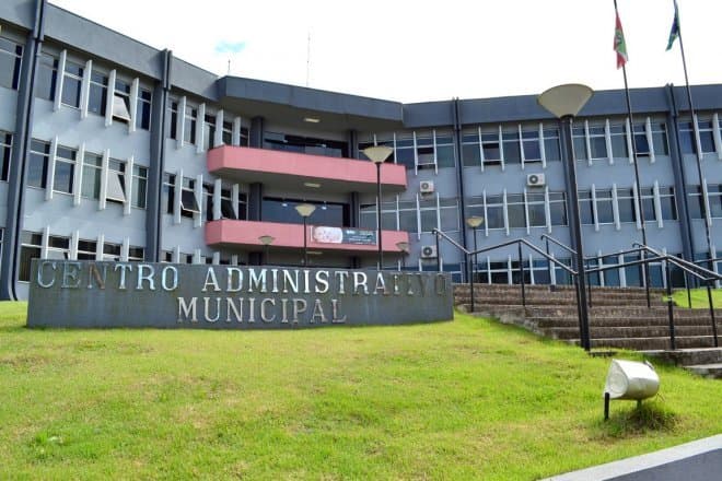 Xanxerê abre cadastro reserva para professores temporários com salários de até R$ 5 mil