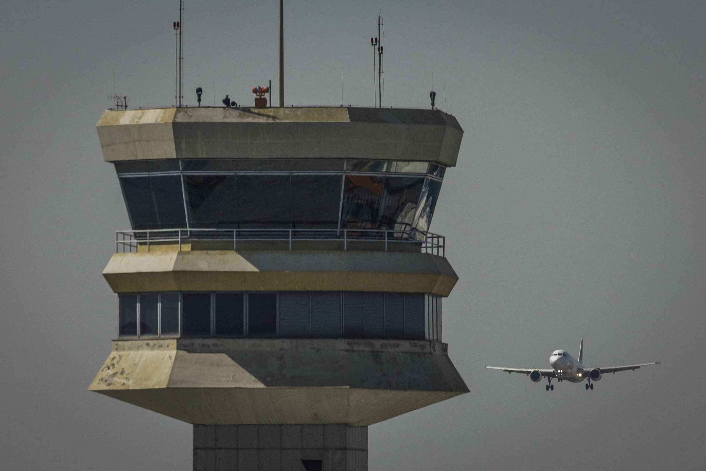 Guerra pressiona caixa de companhias aéreas no Brasil, e setor prevê impacto na aviação regional