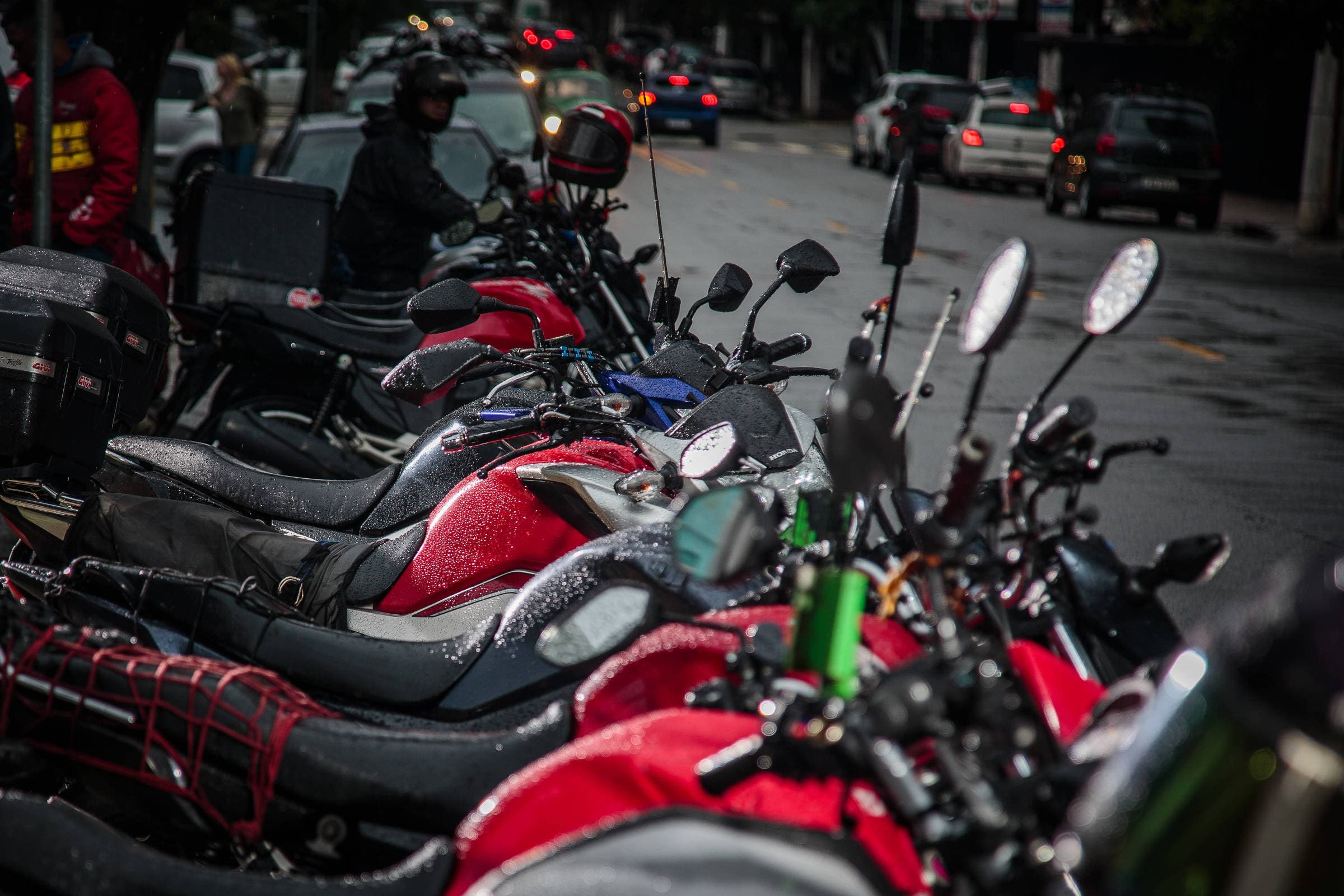 Espiões e subsídios: China entra na guerra do delivery de R$ 110 bilhões no Brasil