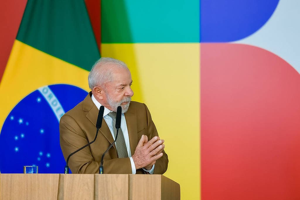Lula diz que Brasil é dono da Petrobras e critica privatização da BR em meio à alta do petróleo