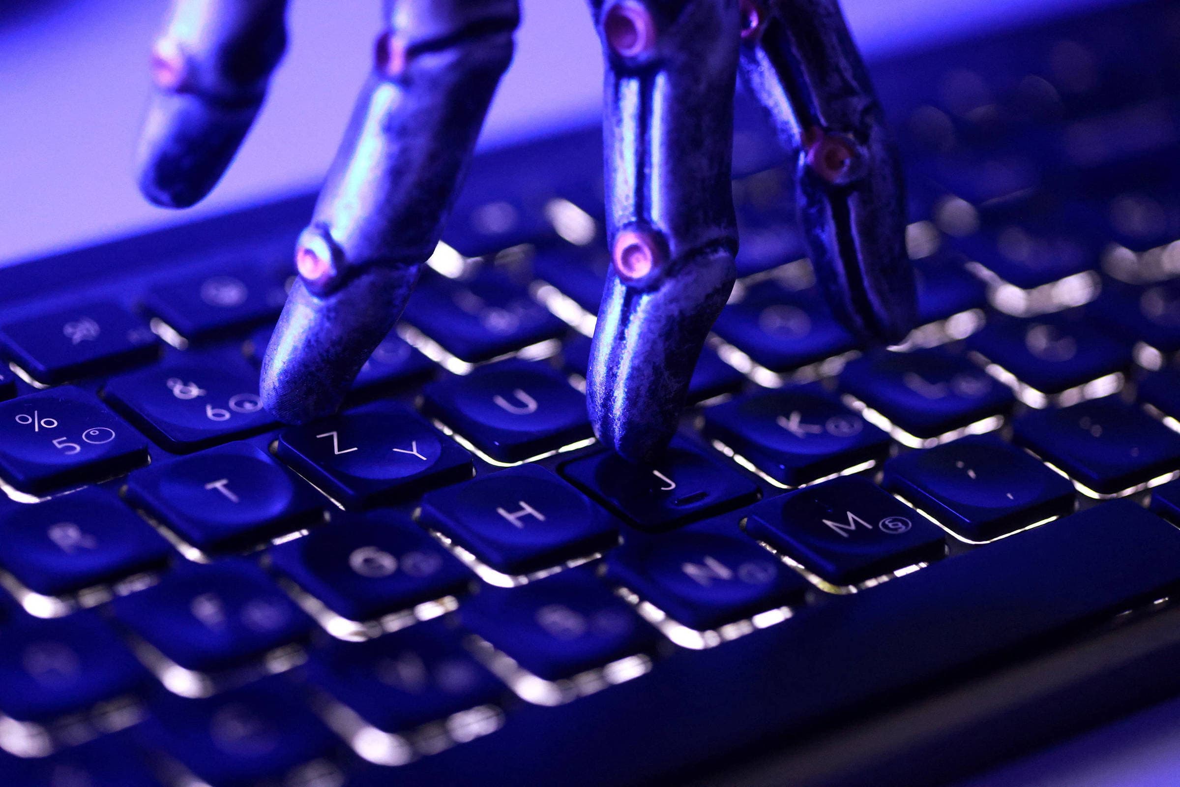 IA pode acrescentar R$ 1 tri ao PIB do Brasil até 2030, diz estudo comissionado pela OpenAI
