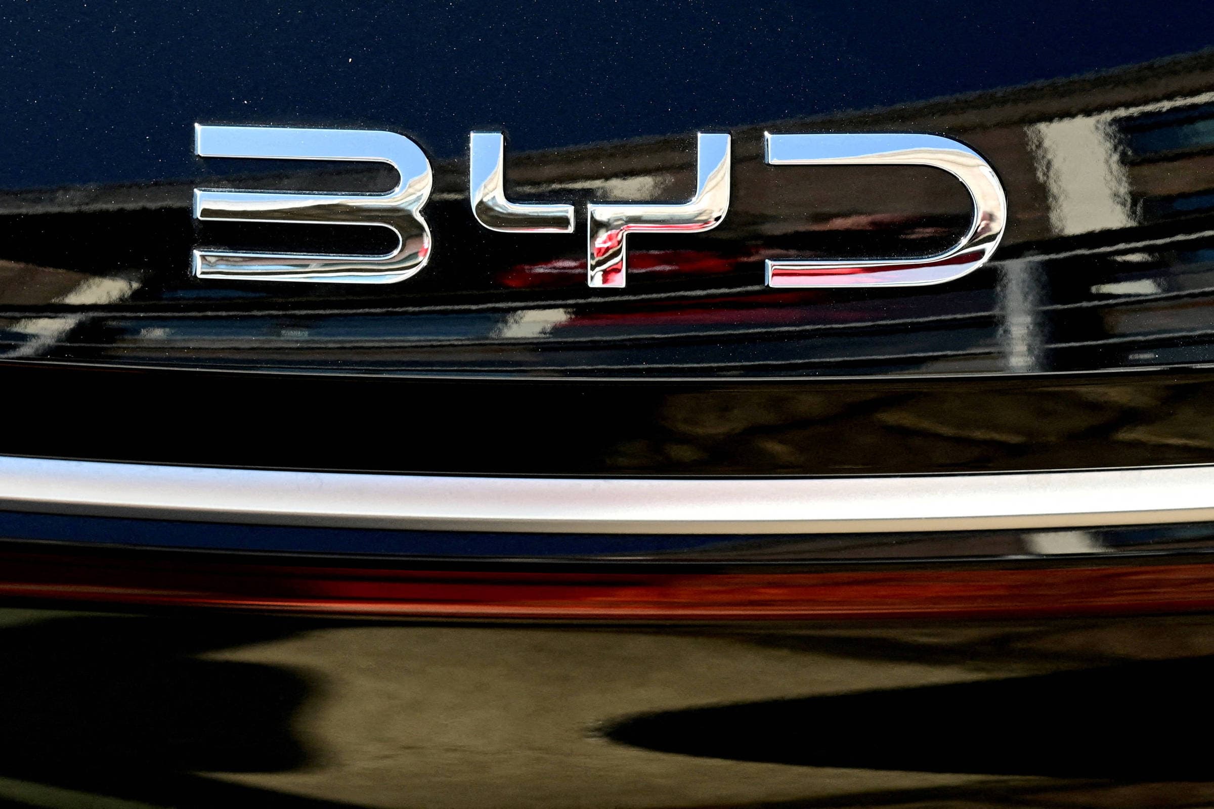 BYD Acelera Produção de Baterias no Brasil e Investe R$ 500 Milhões em Armazenamento de Energia