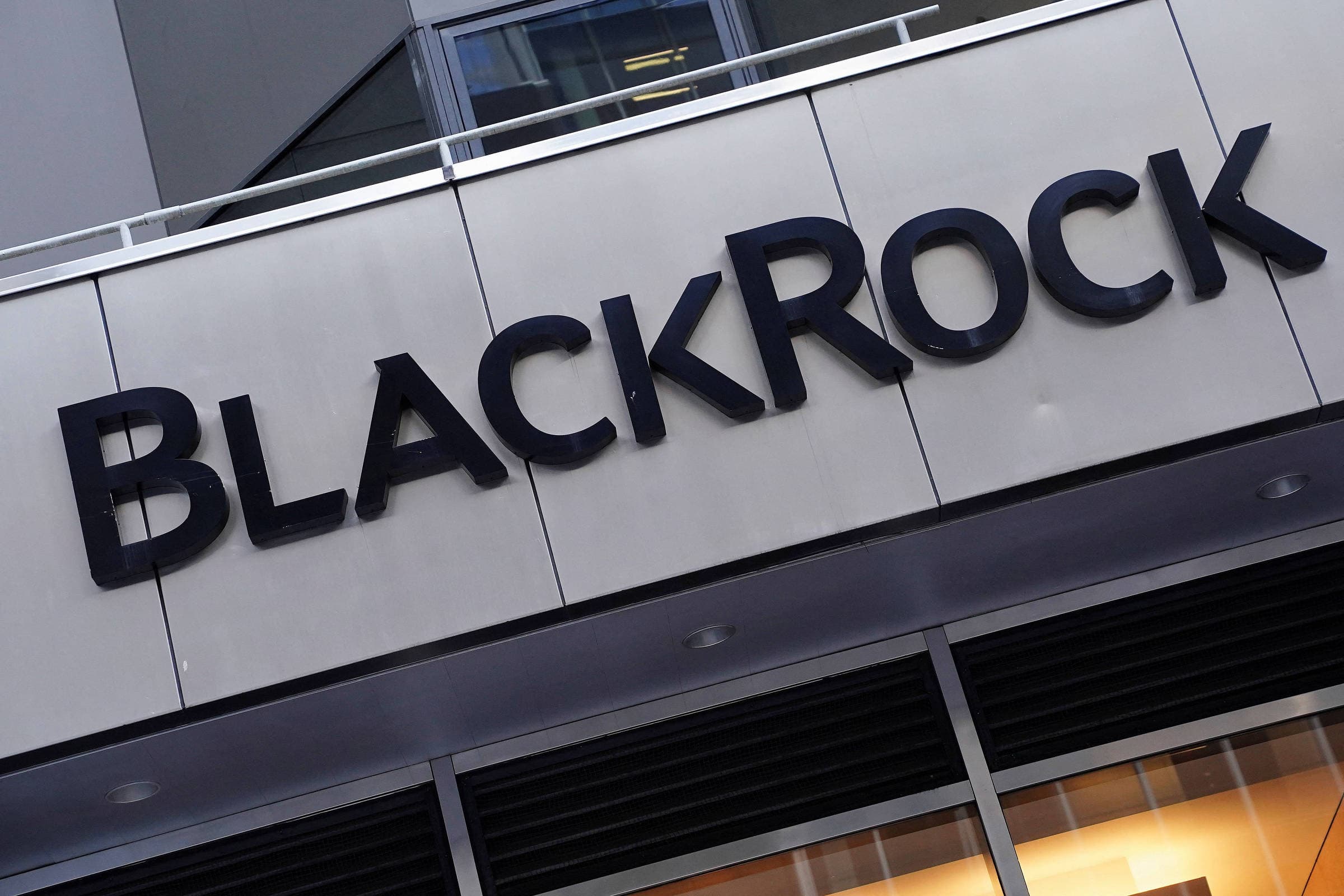 BlackRock reduz emergentes, mas vê Brasil como estratégico - 02/07/2026