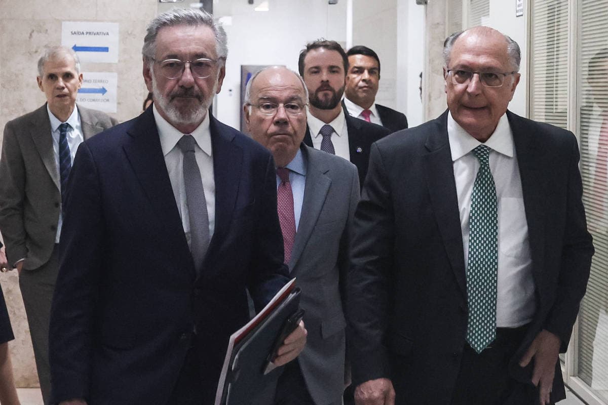 Brasil diz aos EUA que tarifaço é injusto e discriminatório, e negociações devem continuar - 31/08/2026