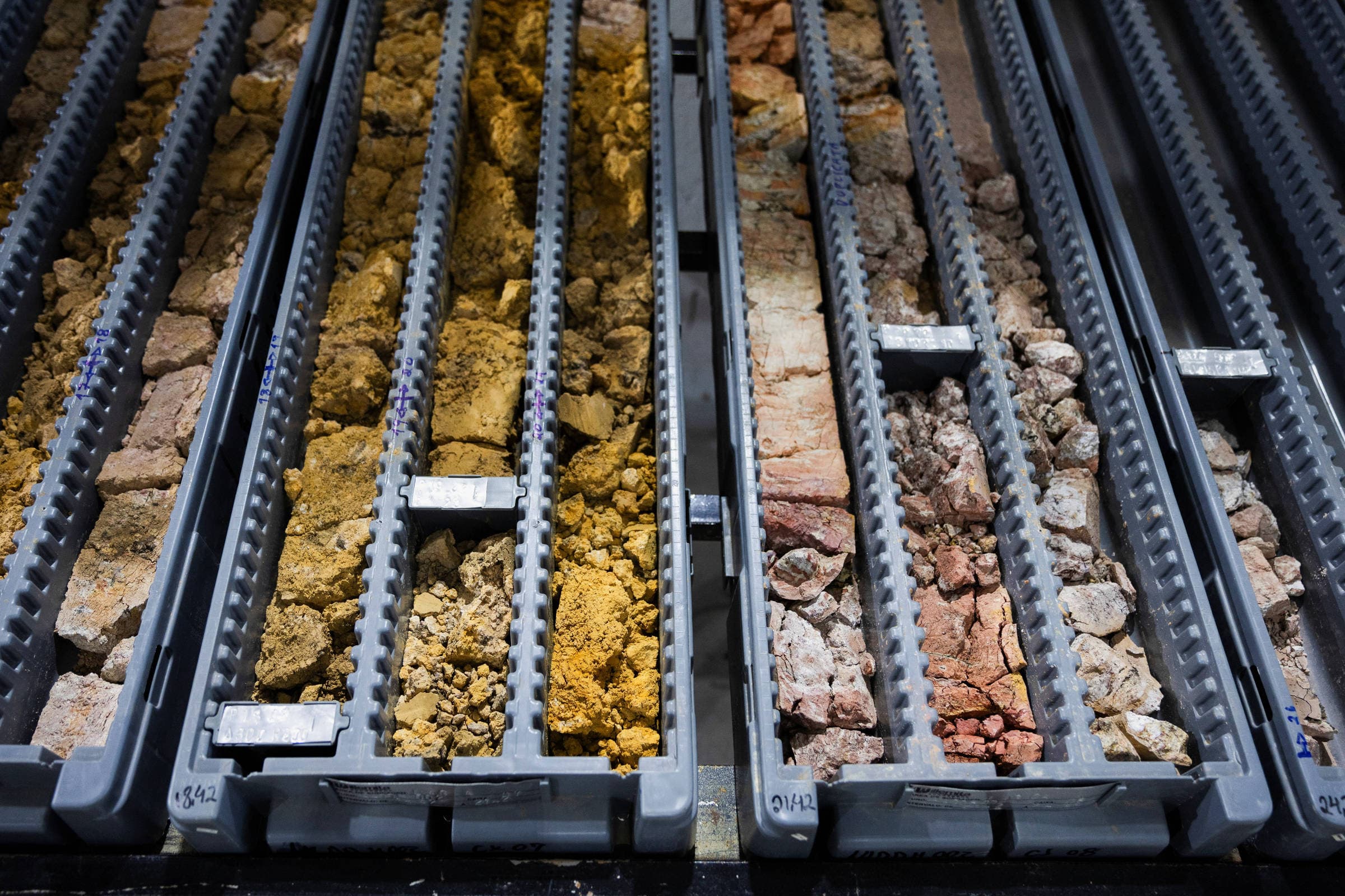 Brasil tem até 20 projetos de minerais críticos com potencial para apoio do BID