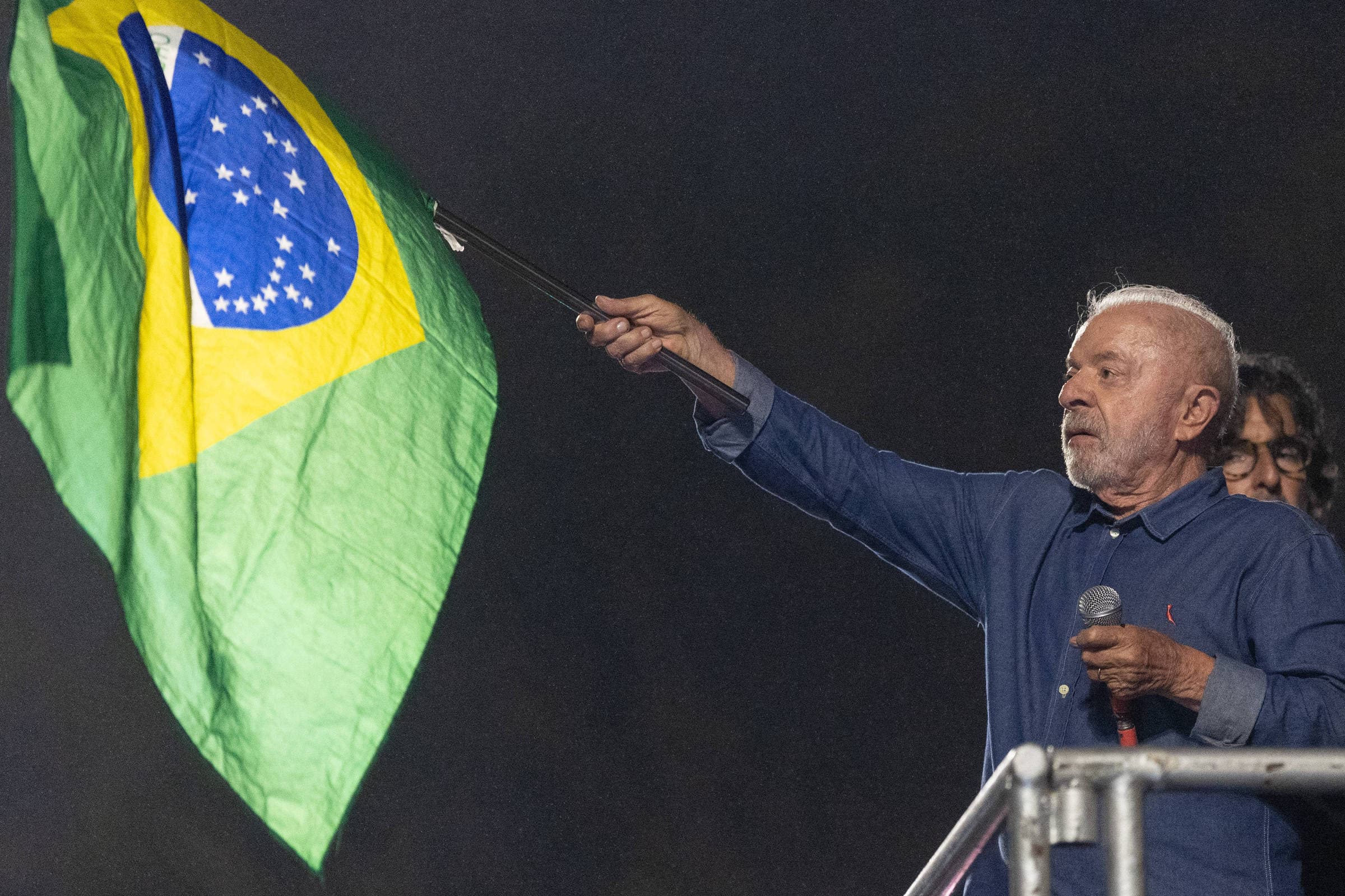 Lula promete mais ensino de matemática, área considerada a mais crítica da educação no Brasil