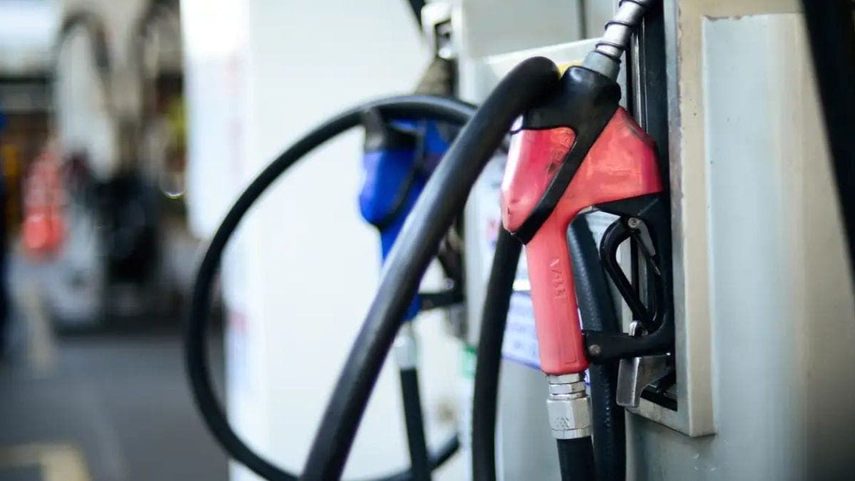 Guerra no Irã eleva preço do diesel em SC; prefeituras adotam racionamento e sindicatos negam desabastecimento