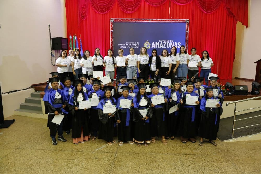 Secretaria de Educação comemora formatura do Brasil Alfabetizado em Itacoatiara