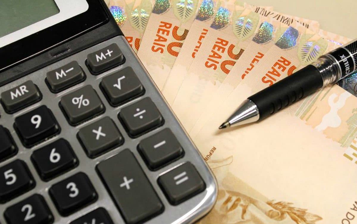 Carga tributária no Brasil sobe pelo 2° ano seguido e atinge 32,40% do PIB - ISTOÉ DINHEIRO