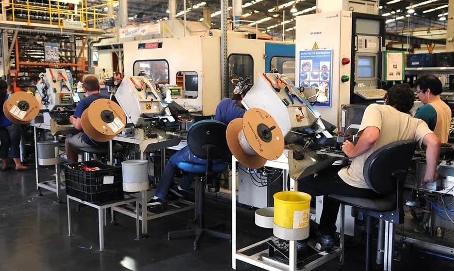 Produção industrial brasileira cresce menos que o esperado em julho - ISTOÉ DINHEIRO