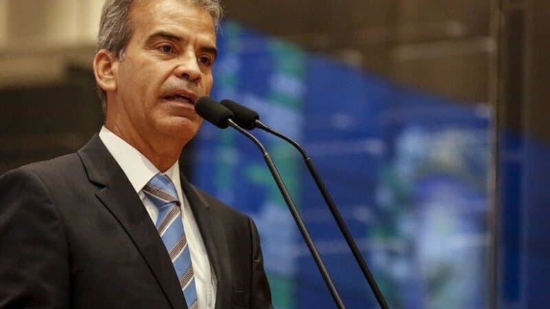 Ataques de Tubarão em Pernambuco: Deputado Cobra Ações Urgentes e Monitoramento