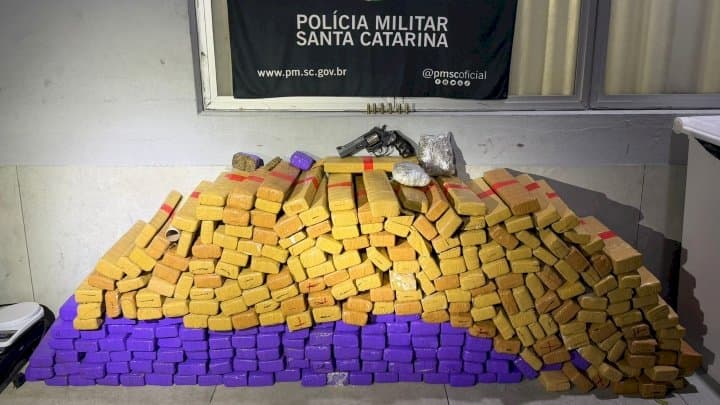 PMSC Apreende Mais de Uma Tonelada de Maconha em Operações de Fim de Semana