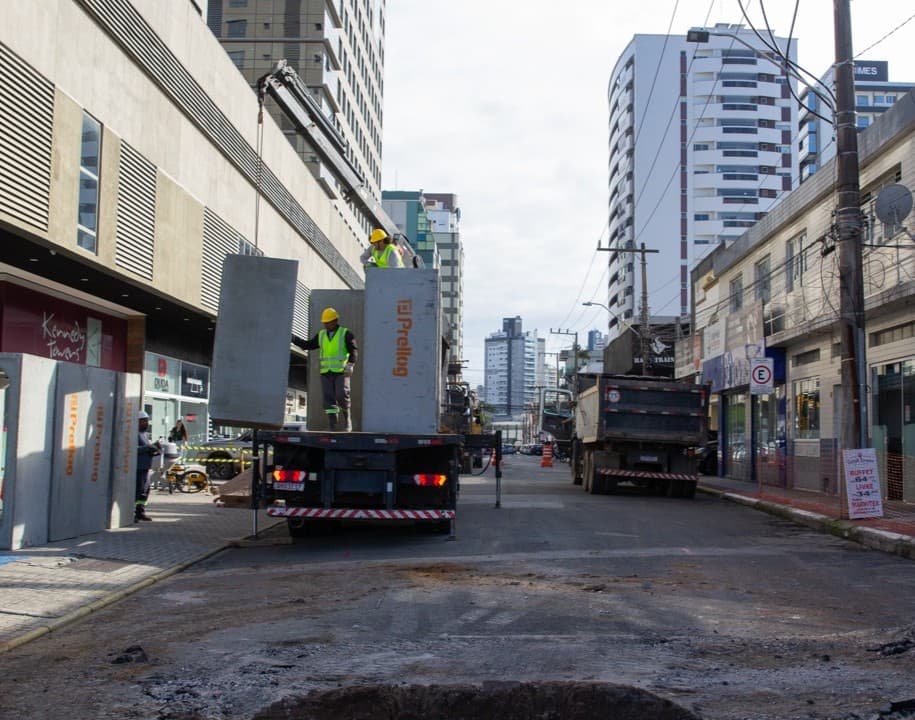 Obras de Macrodrenagem em Campinas Ganham Novo Rumo com Instalação de Galerias de Concreto