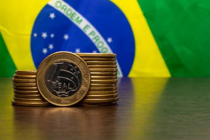 Taxas do Tesouro sobem junto com petróleo e projeção de inflação para 2027