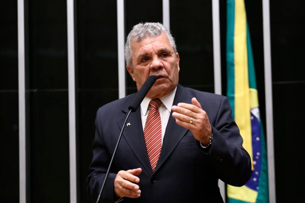 Relator deputado Alberto Fraga (PL-DF) avança com proposta que destina fundo de segurança para saúde mental de policiais