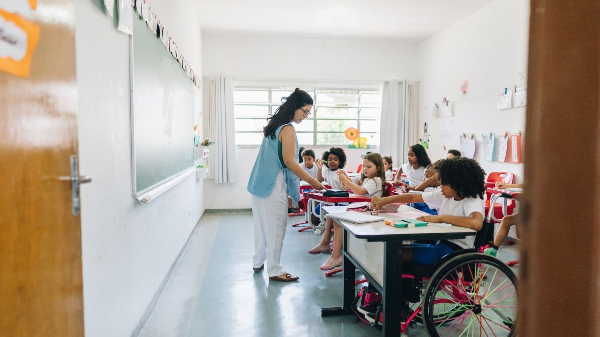 Twinkl Brasil reúne mais de 600 recursos para educação inclusiva
