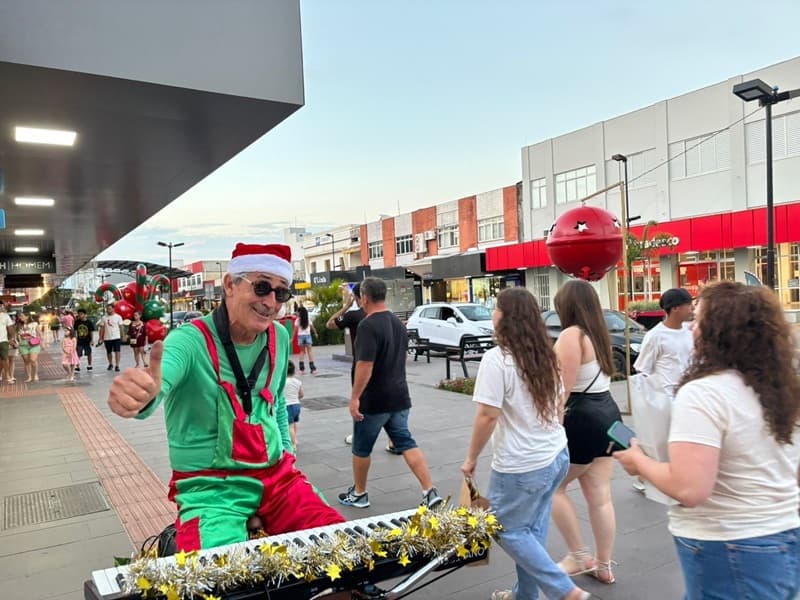 Horário especial de Natal aquece o comércio de Araranguá já no primeiro final de semana - Rádio Araranguá FM 95.5