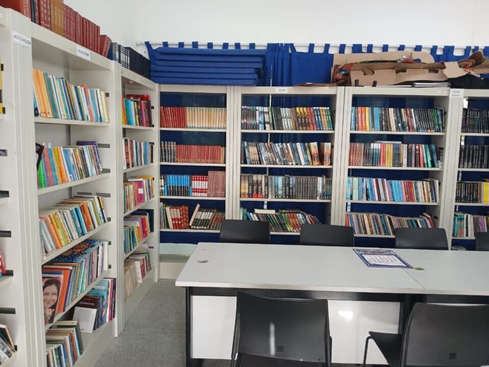 Praça CEU incentiva hábito da leitura com espaço gratuito para empréstimo de livros
