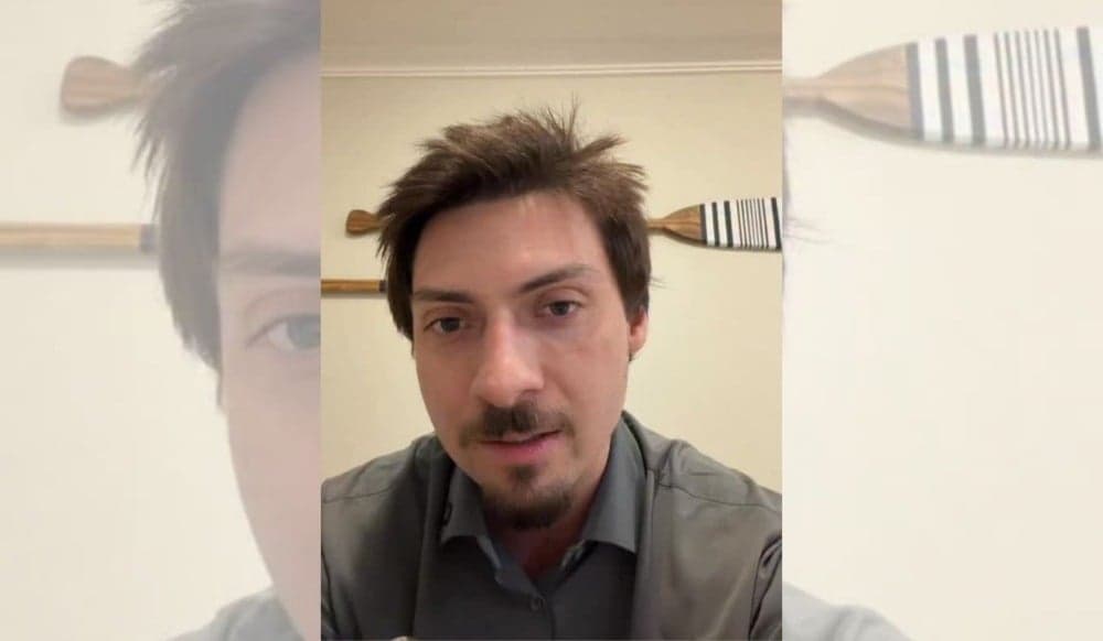 Filho de Bolsonaro anuncia pré-candidatura a deputado federal por Santa Catarina