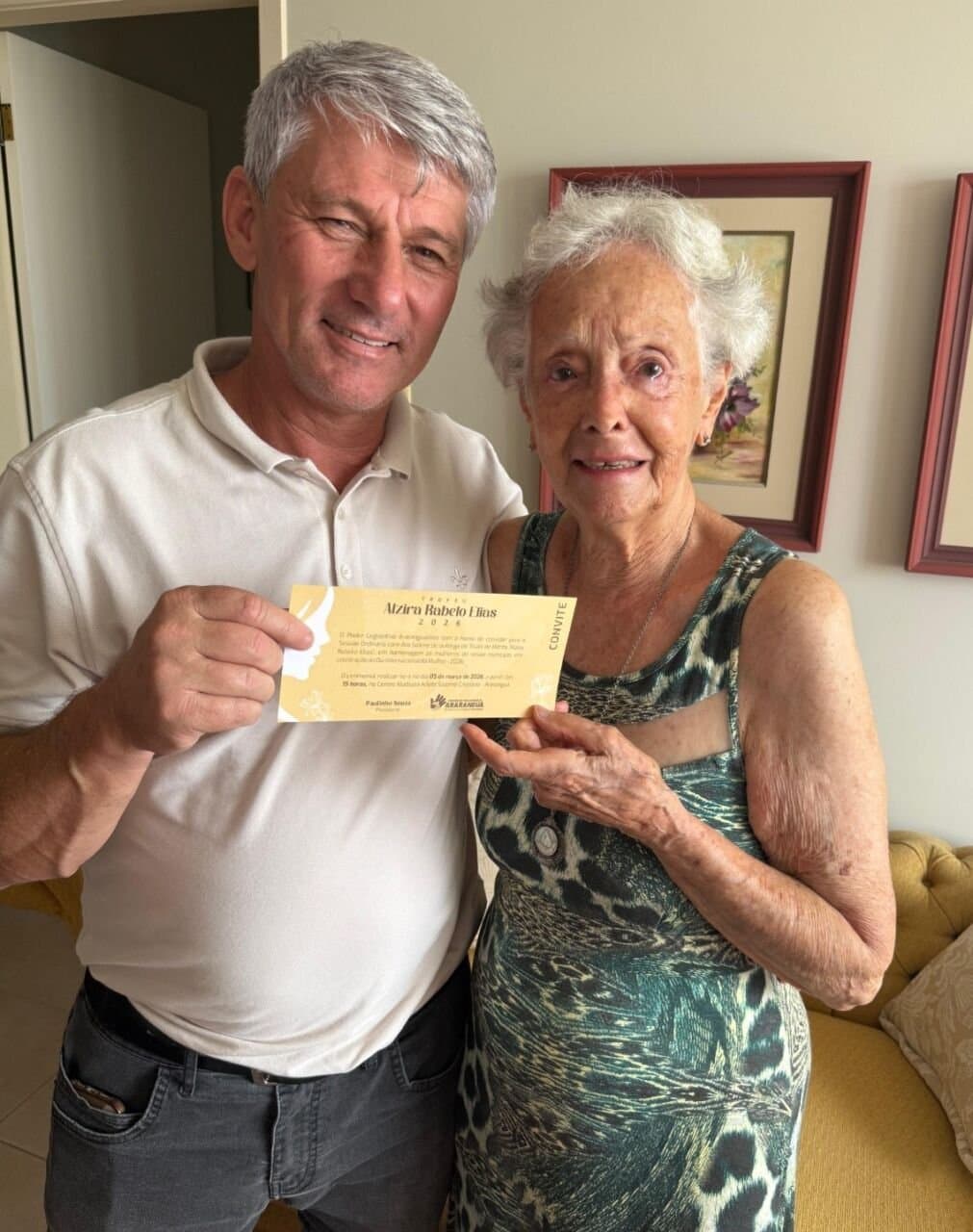 Câmara de Araranguá entrega convite da 24ª edição do Troféu Alzira Rabelo Elias