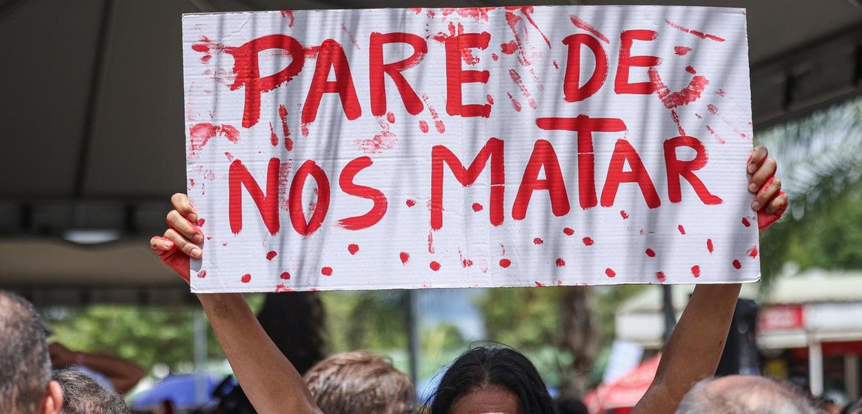 Violência contra mulheres levou 900 vítimas por dia a unidades de saúde em 2025