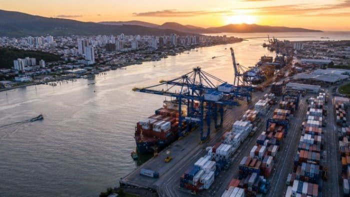 Vale do Itajaí: Desvendando a Força da Economia Conectada e Diversificada