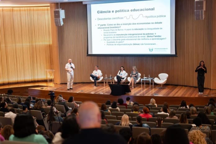 Pesquisadores do Brasil e do exterior debatem desafios da educação no Museu do Amanhã - Diário do Rio