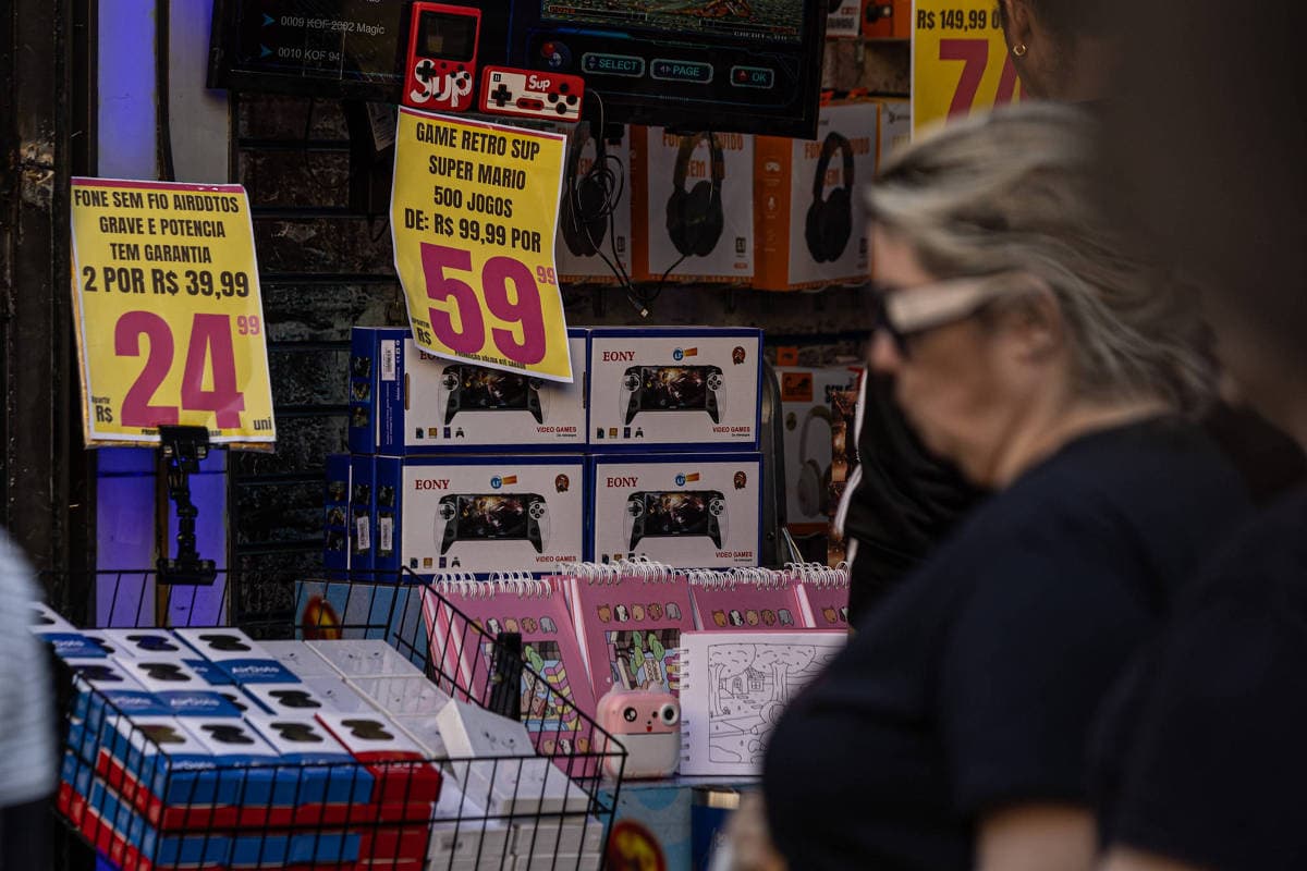 PIB do Brasil desacelera e cresce 0,5% no segundo trimestre; consumo recua sob juros altos