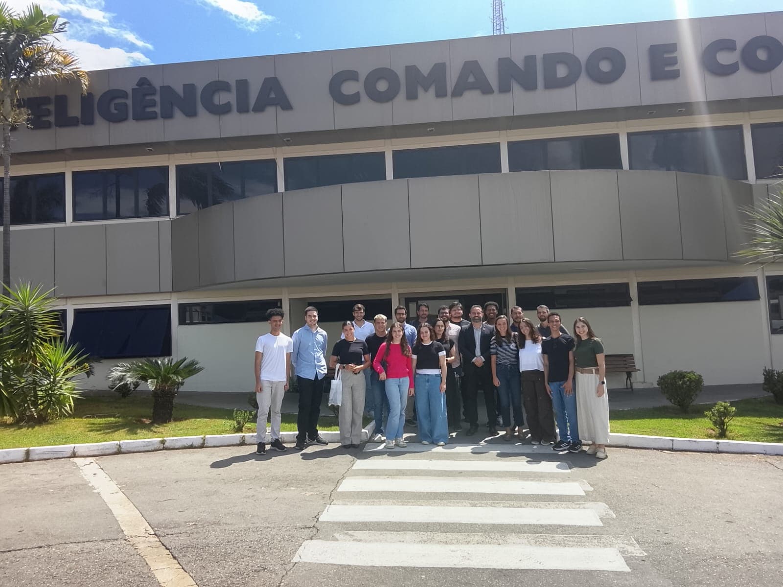 SSP-GO recebe comitiva da Rede Estudar e apresenta soluções tecnológicas em segurança pública