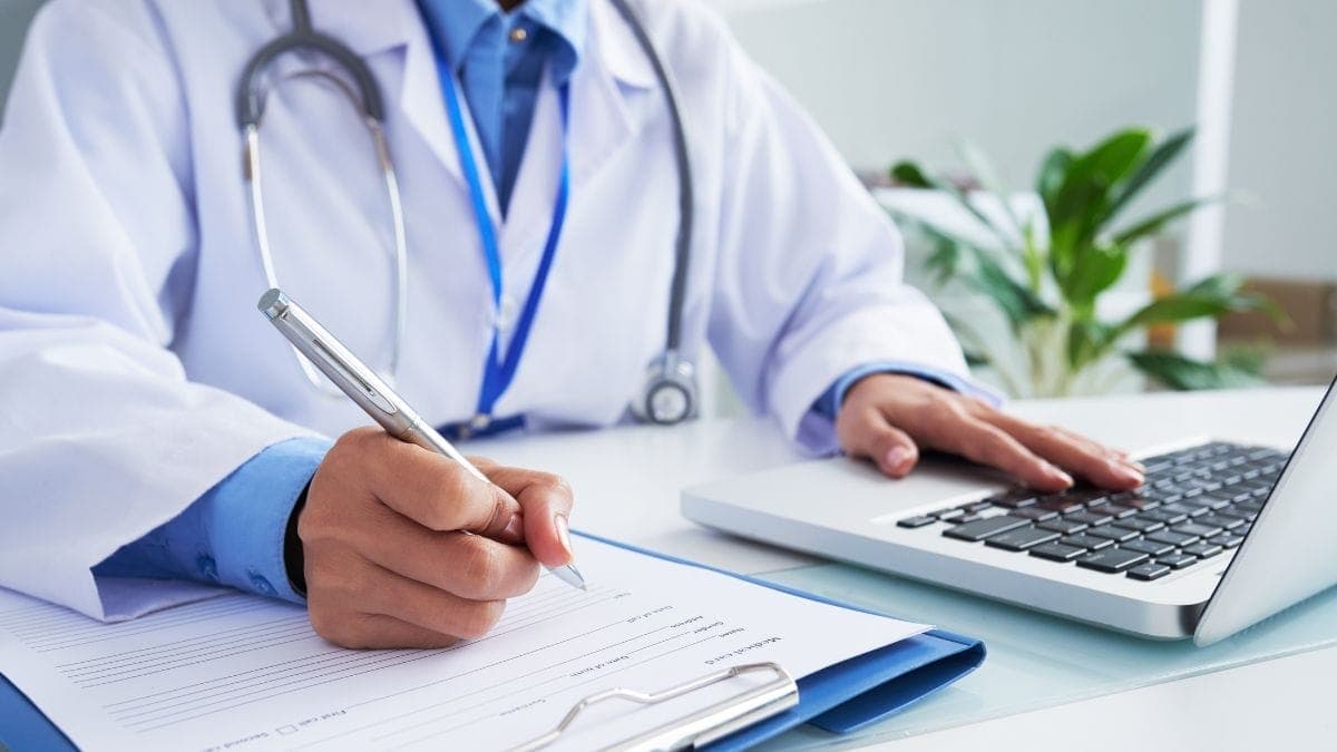 Universidades de Medicina de SC Zeram no Enamed e são apontadas como piores do estado