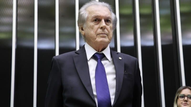 Câmara do Recife repudia declarações de Luciano Bivar sobre ataques de tubarão