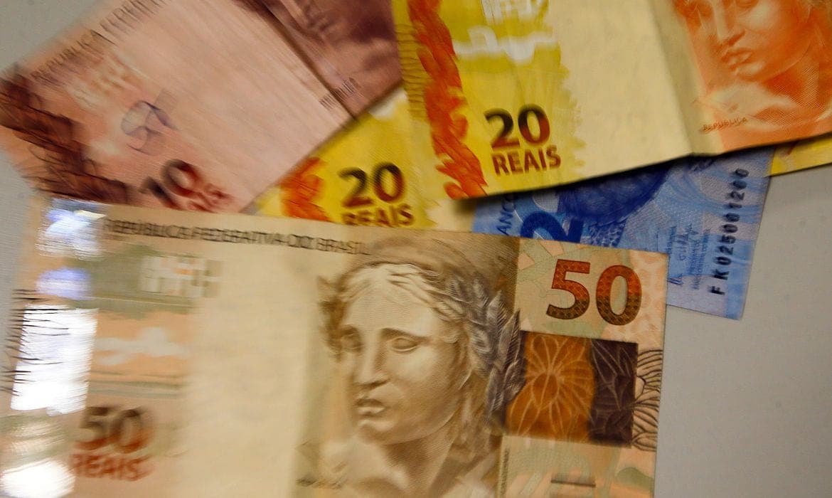 Pesquisa: Maioria dos Brasileiros Avalia Economia como Ruim ou Péssima