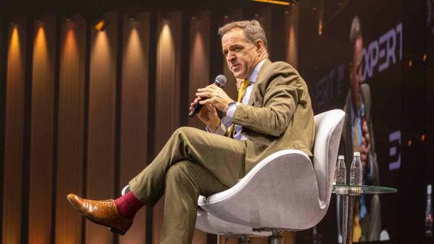 Historiador Niall Ferguson: Brasil 'condenado ao meio' na disputa EUA-China por falta de estratégia