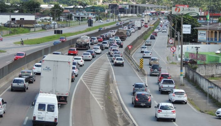 Acidentes na BR-101 Provocam Lentidão na Grande Florianópolis