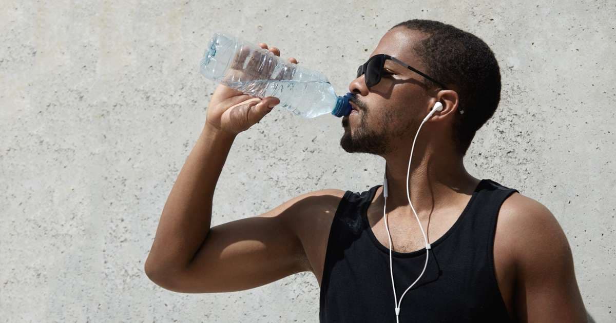 Saúde dos rins no Brasil: a prevenção começa com a água