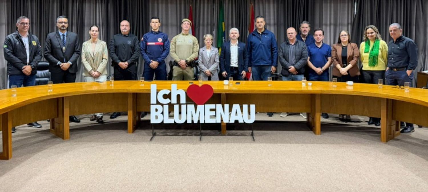 Blumenau: Corrupção, Segurança Pública e Lazer Marcam o Fim de Semana