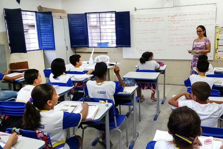 Com novo Plano Nacional de Educação, Brasil melhora qualidade da escola pública