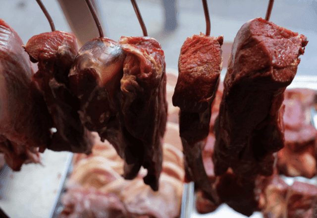 Brasil atinge cota e China passa a sobretaxar carne em 55%
