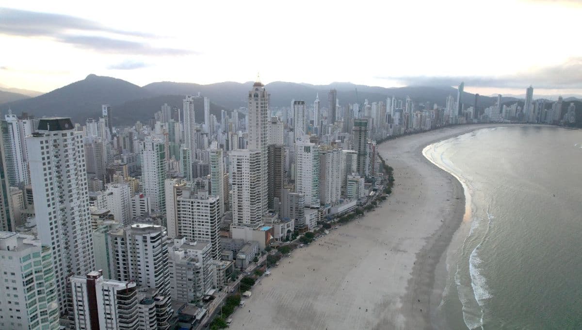 Santa Catarina Domina Ranking: Quatro Cidades Entre as Cinco Mais Caras em Imóveis Residenciais no Brasil