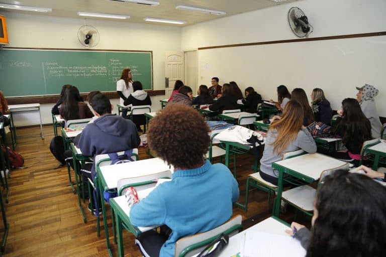 Educação Política e Cidadania Tornam-se Obrigatórias no Ensino Básico Brasileiro