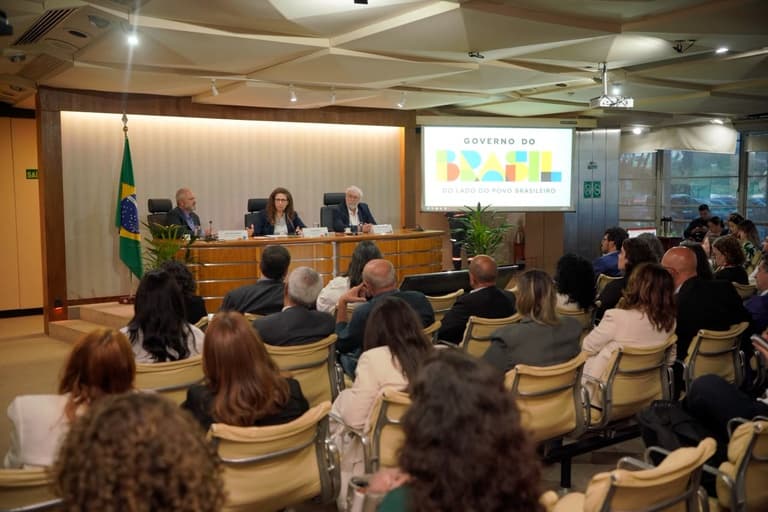 Governo Federal celebra retomada do diálogo e avanços na valorização do servidor público