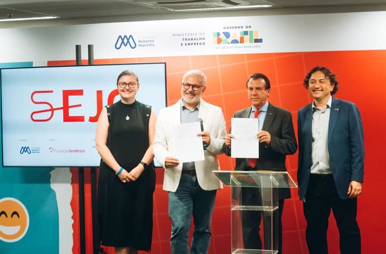 Governo do Brasil e Fundação Roberto Marinho firmam parceria para ampliar acesso à educação básica