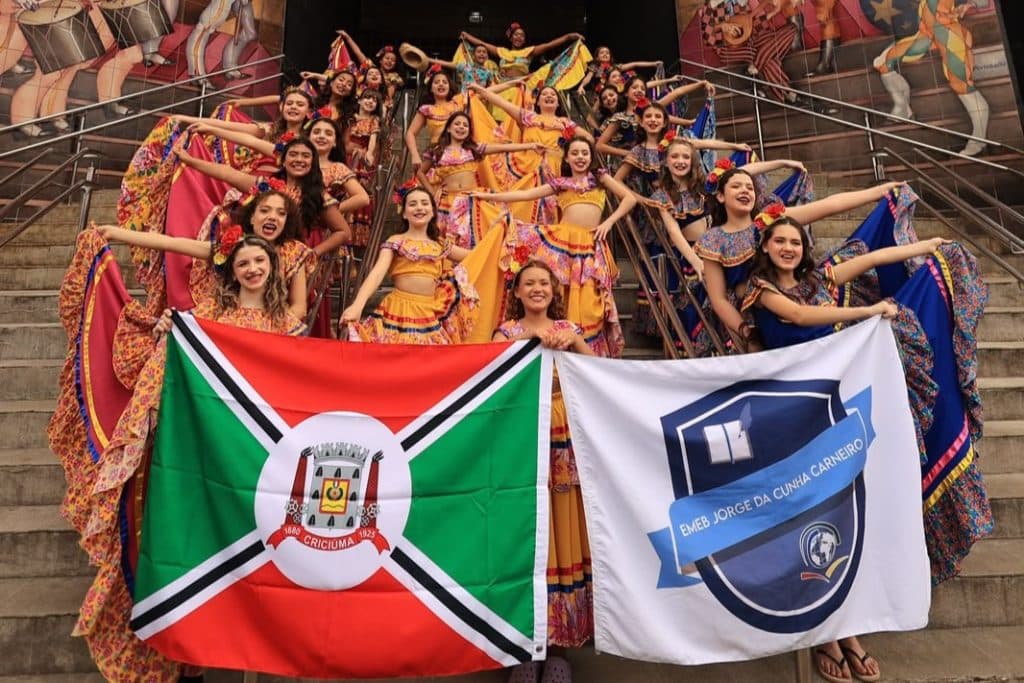 Talento de Criciúma Brilha em Joinville: Alunos da Rede Municipal Conquistam 3º Lugar em Festival Internacional de Dança