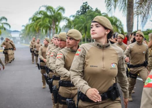 Polícia Militar reforça efetivo no Sul de SC com formatura de 80 novos agentes temporários